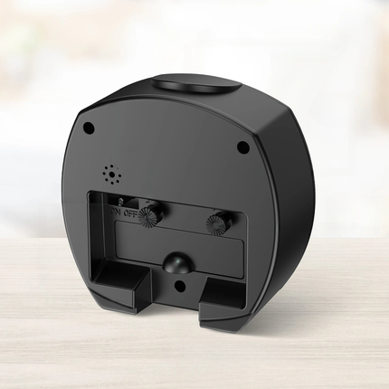 Yksinkertainen analoginen herätyskello yöpöydälle