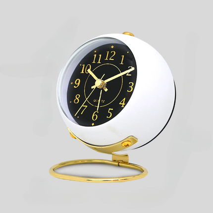 Pyöreä analoginen design-herätyskello