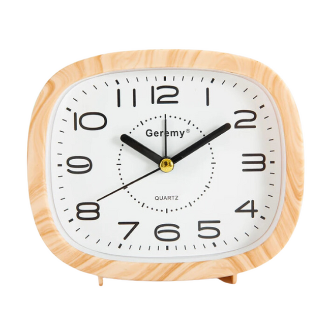 Analoginen herätyskello suurilla numeroilla