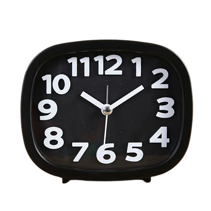 Paristokäyttöinen kello suurilla numeroilla