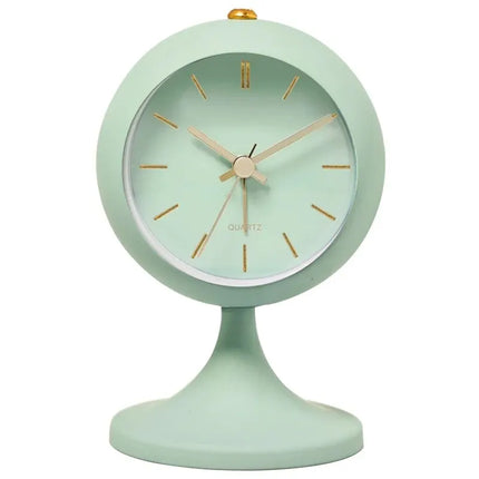 Vintage-herätyskello jalustalla makuuhuoneeseen