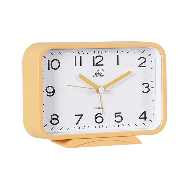 Suorakulmainen analoginen herätyskello makuuhuoneeseen