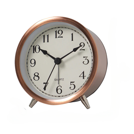 Pieni retro-herätyskello viisareilla