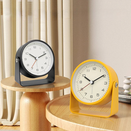 Analoginen herätyskello äänettömällä koneistolla