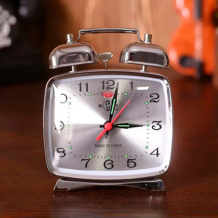 Vanhanajan mekaaninen kaksoiskello herätyskello