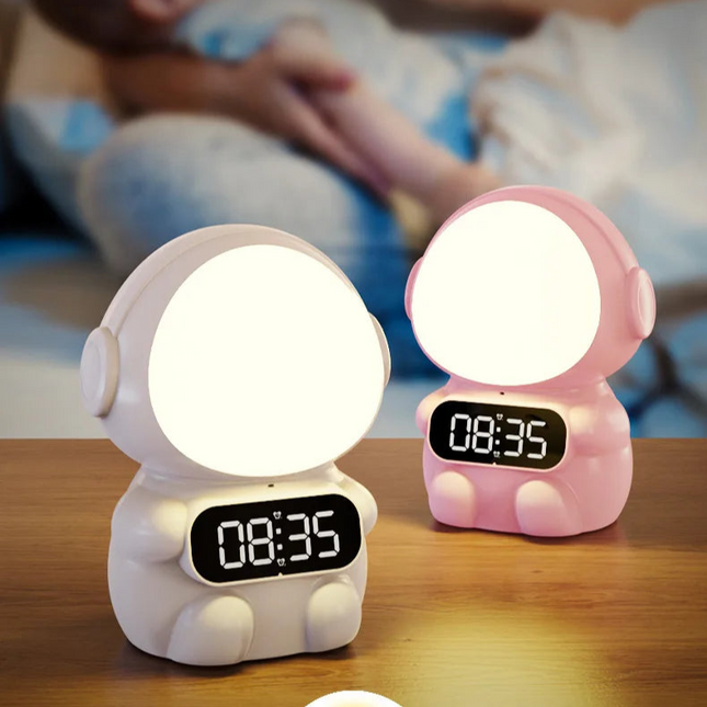 Astronautti-herätyskello lapsille yövalolla