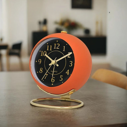 Pyöreä analoginen design-herätyskello