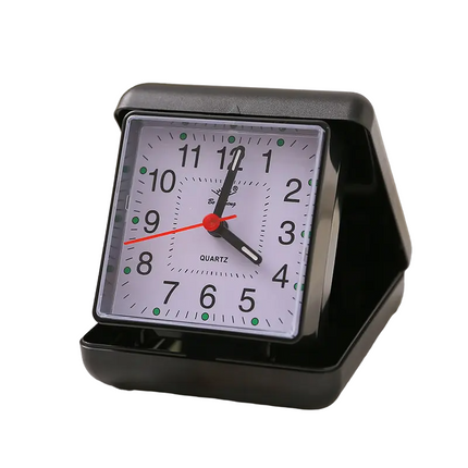 Pieni retro-tyylinen matkaherätyskello