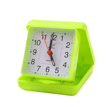 Pieni retro-tyylinen matkaherätyskello