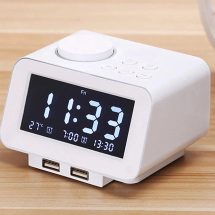 FM-kelloradio kahdella USB-latausportilla