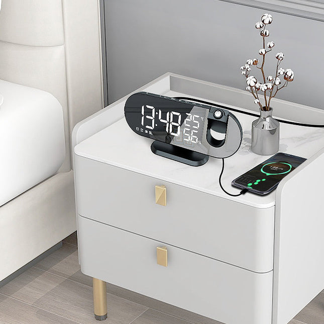 Kelloradio projektorilla ja peilinäytöllä