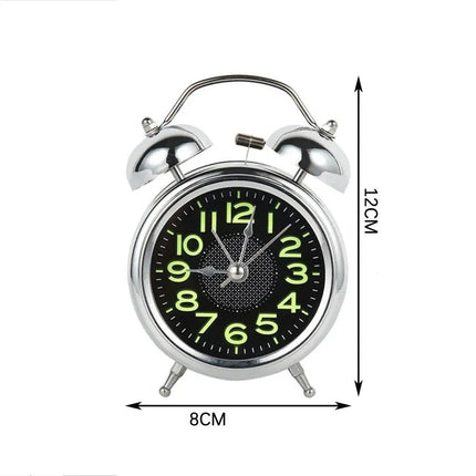 Perinteinen herätyskello valaistuilla numeroilla