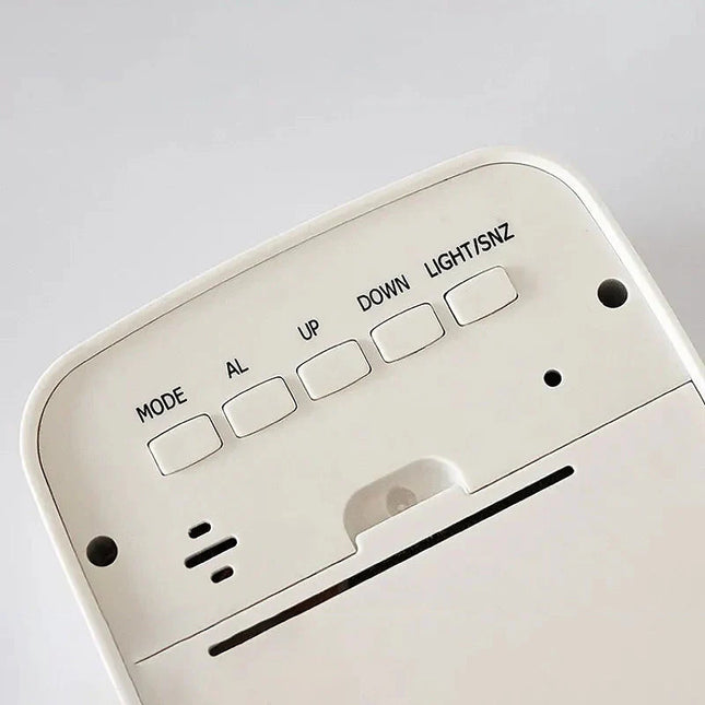 Digitaalinen herätyskello yövalotoiminnolla