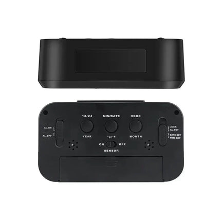 Paristokäyttöinen digikello taustavalolla