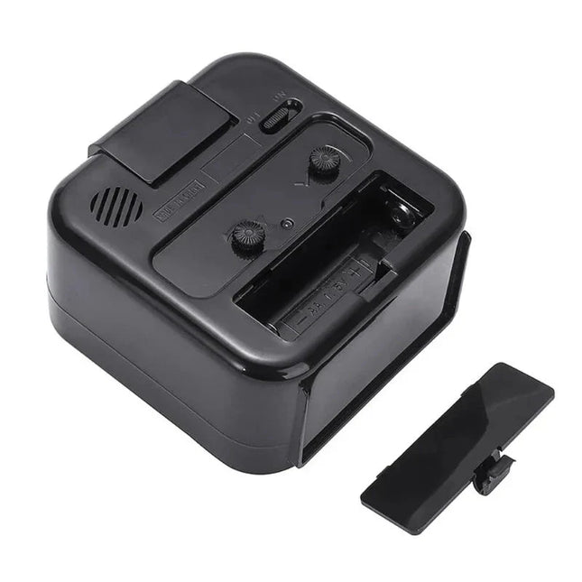 Hiljainen paristokäyttöinen herätyskello valolla