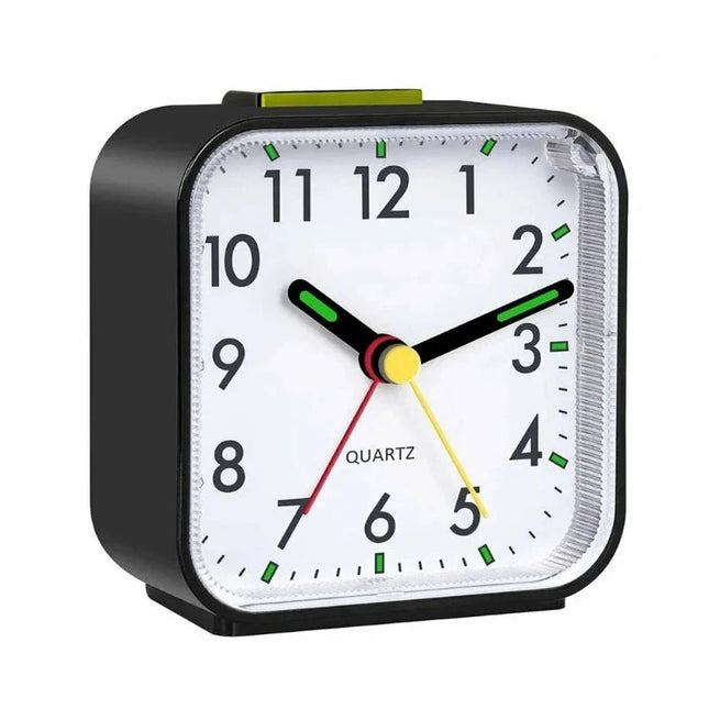 Hiljainen paristokäyttöinen herätyskello valolla