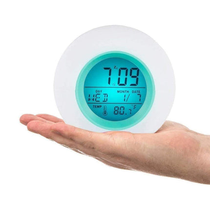 Moderni digitaalinen herätyskello nuorelle