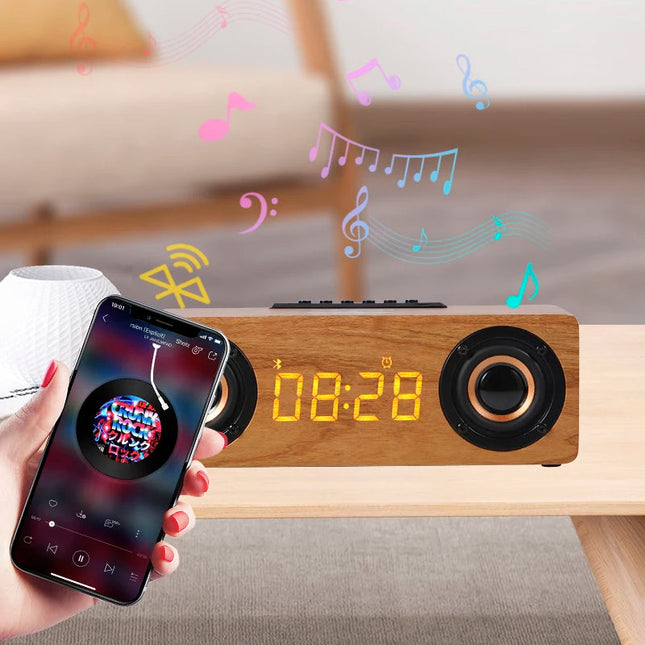 Puinen Bluetooth-kaiutin kelloradiolla