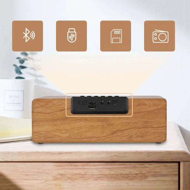 Puinen Bluetooth-kaiutin kelloradiolla