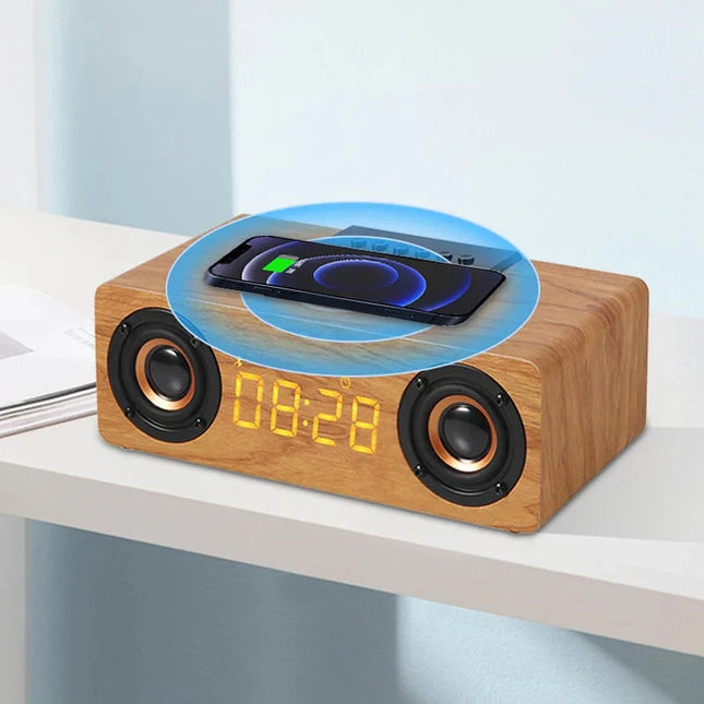 Puinen Bluetooth-kaiutin kelloradiolla