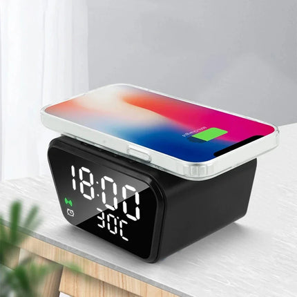 Digitaalinen herätyskello langattomalla latauksella