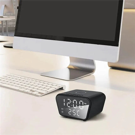 Digitaalinen herätyskello langattomalla latauksella