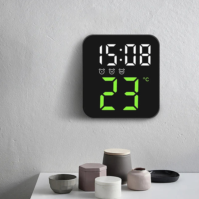 Moderni design matkaherätyskello LED-näytöllä