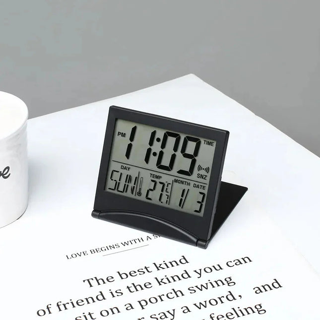 Kokoontaitettava pieni matkaherätyskello