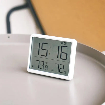 Äänetön digitaalinen matkaherätyskello