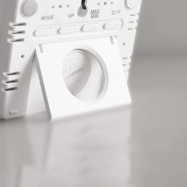 Äänetön digitaalinen matkaherätyskello