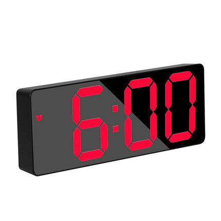 Digitaalinen herätyskello suurilla valaistuilla numeroilla