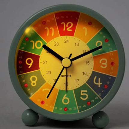 Lasten opettavainen herätyskello kellon opetteluun