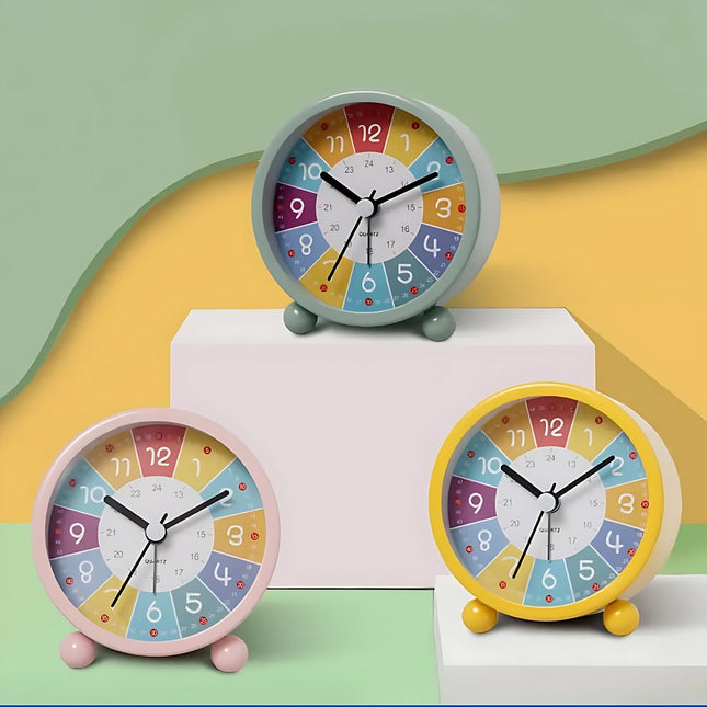 Lasten opettavainen herätyskello kellon opetteluun