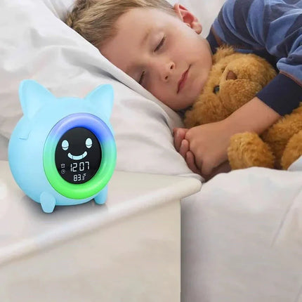 Lasten yövalo herätyskello kissan korvilla