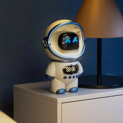 Astronautti digitaalinen herätyskello teinipojalle