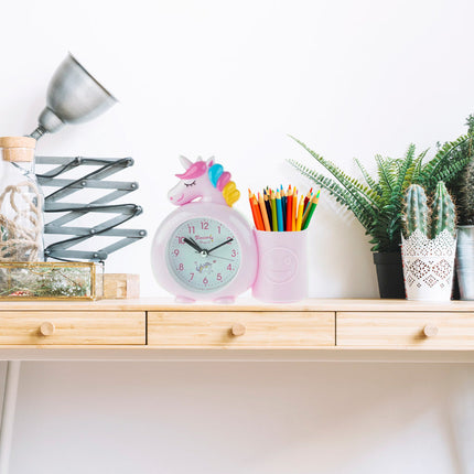 Yksisarvinen herätyskello kynätelineellä tytöille