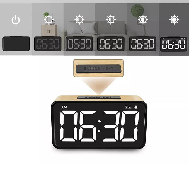 Herätyskello suurilla digitaalisilla numeroilla
