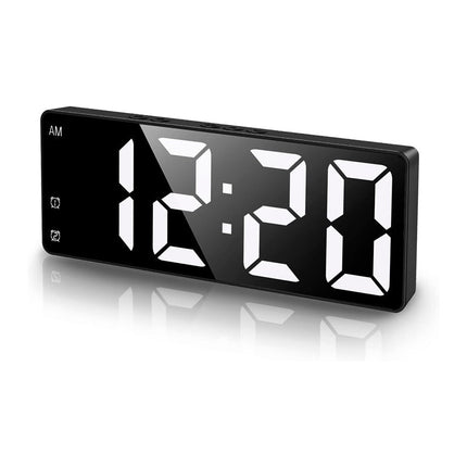 Paristokäyttöinen herätyskello peilinäytöllä