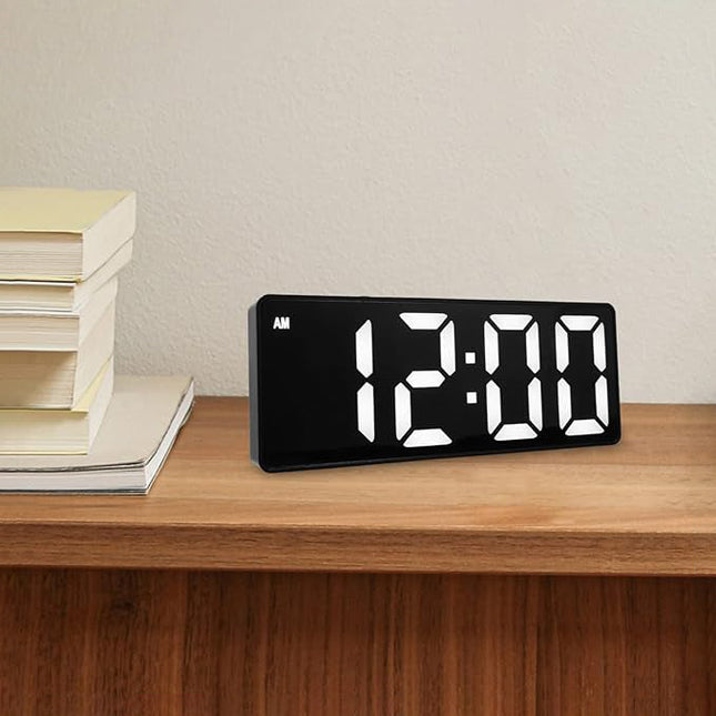 Paristokäyttöinen herätyskello peilinäytöllä