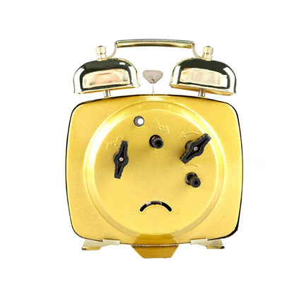 Pieni mekaaninen retro herätyskello