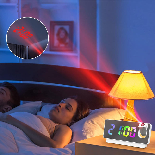 USB-projektoriherätyskello peilipinnalla ja väreillä