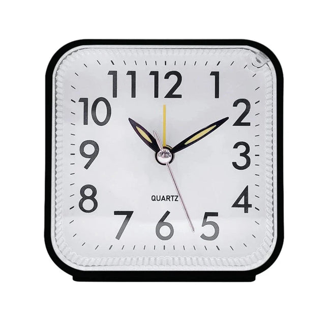 Selkeä paristokäyttöinen analoginen herätyskello