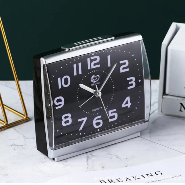 Selkeä herätyskello senioreille suurilla numeroilla