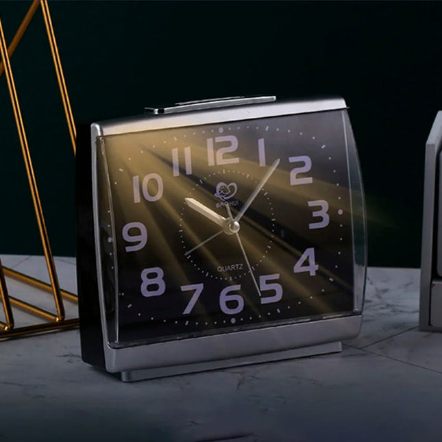 Selkeä herätyskello senioreille suurilla numeroilla